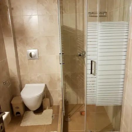 Deluxe Lilian Nea Kallikrateia